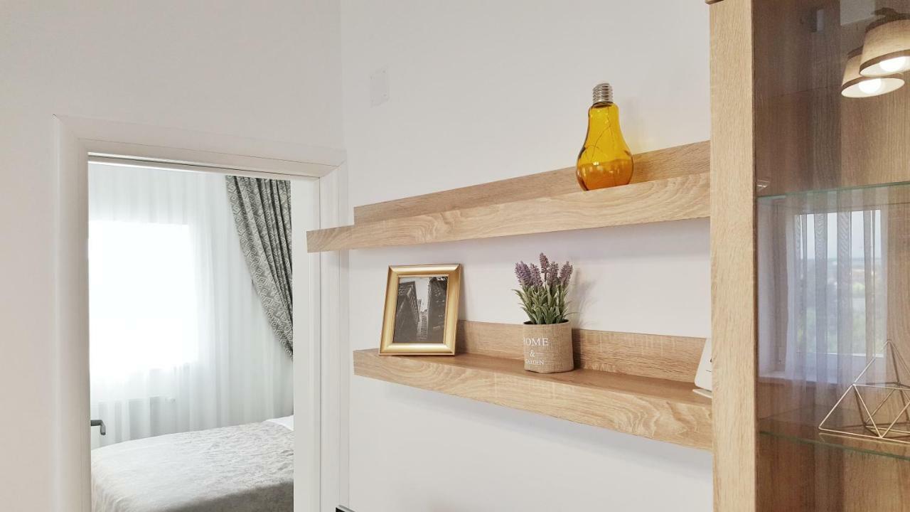 Elias Central Apartment - 2 Bedrooms & Free Parking Орадя Экстерьер фото